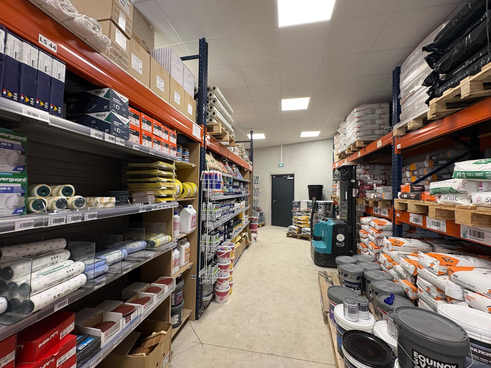 Enduits et colles à carrelage en rayon